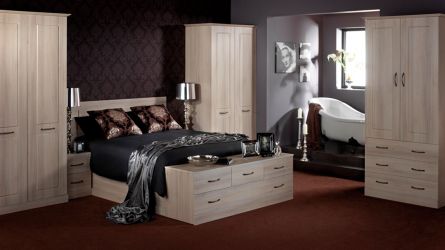 Henlow bedroom - moldau acacia