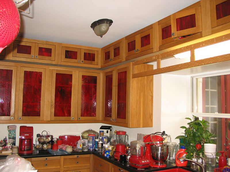 Two-tone kitchen cabinets