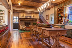 solid-wood-flooring-kitchen-oak